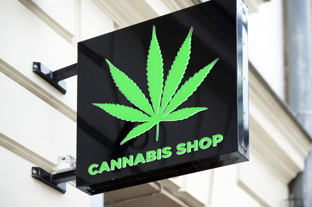 Colis sécurisé contenant des produits de cannabis livrés en France